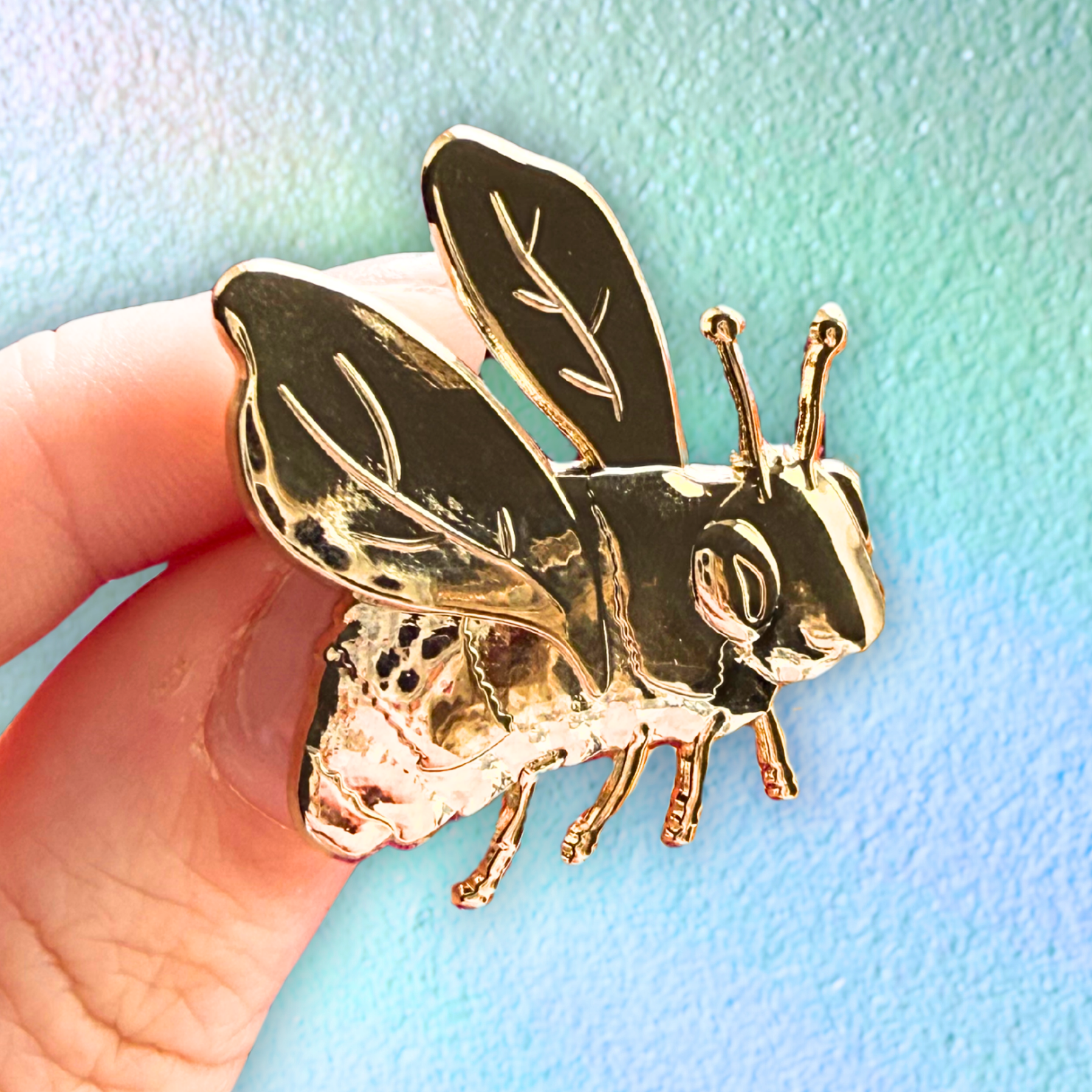 SPECIAL EDITION Gold Benny Bee Pin Badge